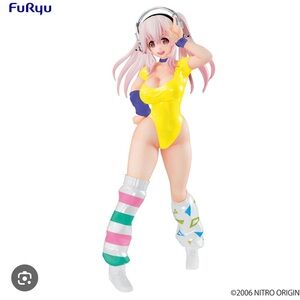 Super Sonico Figure